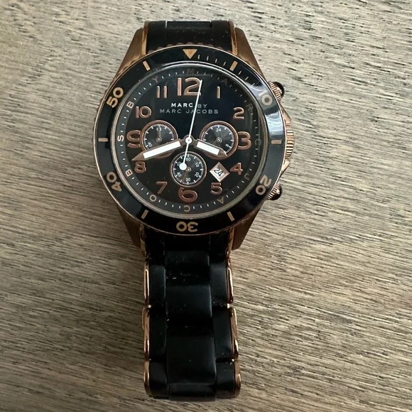 Marc Jacobs Black and Rose Gold watch Marc Jacobs Roxy Black Dial Rose Gold Steel Strap Watch for  main image 4